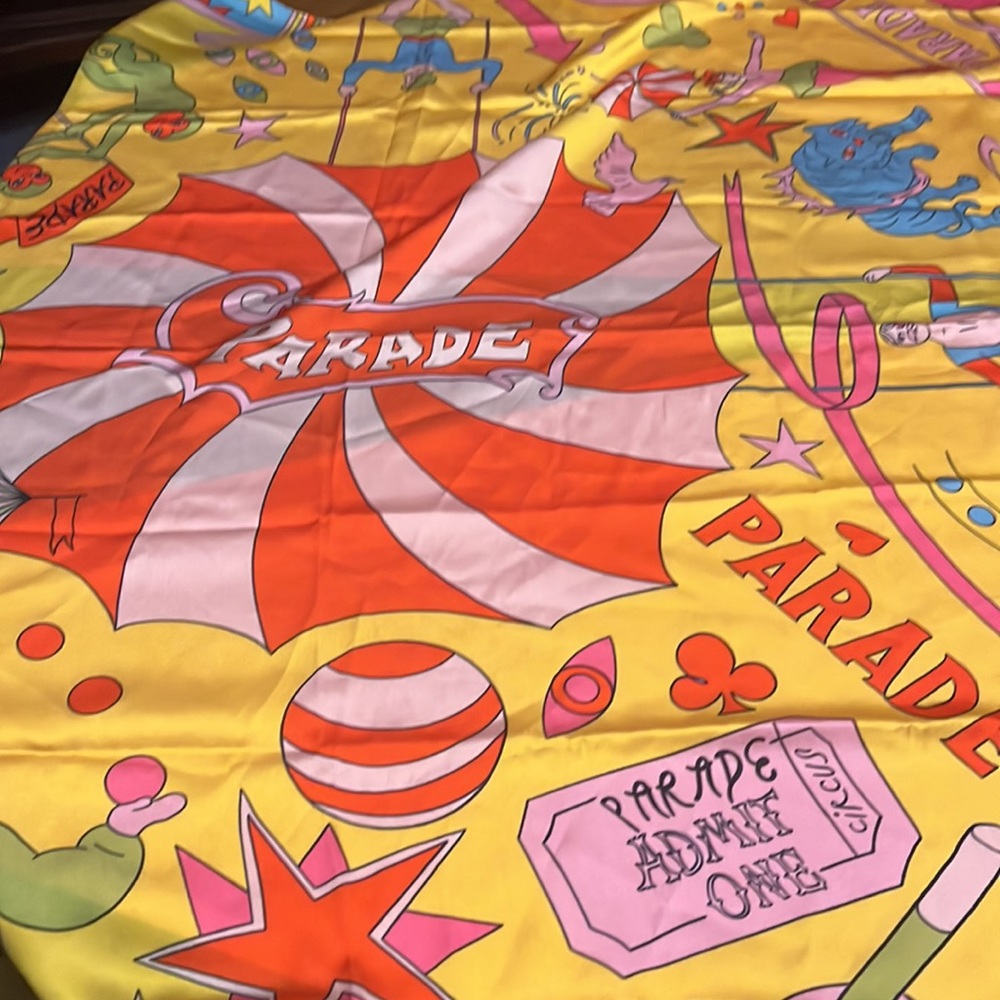 Parade Scarf - Picture 3 of 8